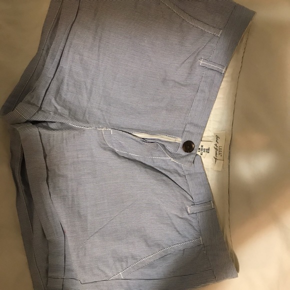 Shorts - Picture 3 of 8